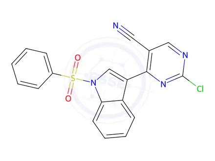 Chemical structure of 2-Chloro-4-(1-(phenylsulfonyl)-1H-indol-3-yl)pyrimidine-5-carbonitrile