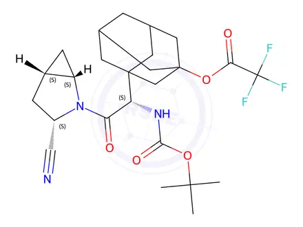 Chemical structure of (1R,3r,5R,7S)-3-((S)-1-((tert-Butoxycarbonyl)amino)-2-((1S,3S,5S)-3-cyano-2-azabicyclo[3.1.0]hexan-2-yl)-2-oxoethyl)adamantan-1-yl 2,2,2-trifluoroacetate