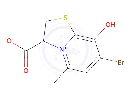 Chemical structure of 7-Bromo-3-carboxylato-2,3-dihydro-8-hydroxy-5-methylthiazolo[3,2-a]pyridinium