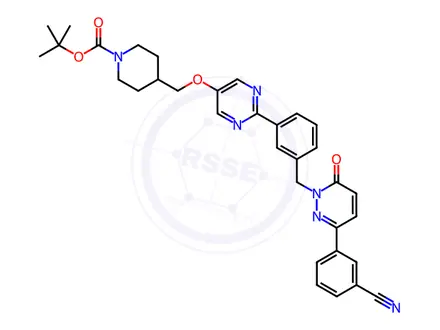 Chemical structure of tert-butyl 4-(((2-(3-((3-(3-cyanophenyl)-6-oxopyridazin-1(6H)-yl)methyl)phenyl)pyrimidin-5-yl)oxy)methyl)piperidine-1-carboxylate