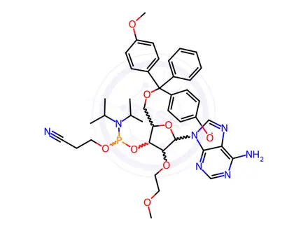 Chemical structure of (2R,3R,4R,5R)-5-(6-Amino-9H-purin-9-yl)-2-((bis(4-methoxyphenyl)(phenyl)methoxy)methyl)-4-(2-methoxyethoxy)tetrahydrofuran-3-yl (2-cyanoethyl) diisopropylphosphoramidite