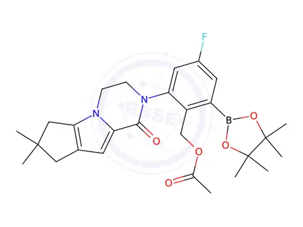 Chemical structure of 2-(7,7-dimethyl-4-oxo-1,2,6,8-tetrahydrocyclopenta[3,4]pyrrolo[3,5-b]pyrazin-3-yl)-4-fluoro-6-(4,4,5,5-tetramethyl-1,3,2-dioxaborolan-2-yl)phenyl]methyl acetate