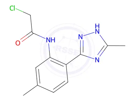 Chemical structure of 2-chloro-N-[5-methyl-2-(5-methyl-4H-1,2,4-triazol-3-yl)phenyl]acetamide